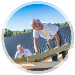 Prechtl Dach+Fassade – Dachtechnik Dachtechnik Montage von Dachträgern.